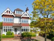 6 Bedrooms Detached house for sale in Links Road, Epsom,...