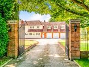 6 Bedrooms Detached house for sale in Maypole Road,...