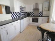 6 Bedrooms End terrace house for rent in Roundhill...
