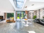 6 Bedrooms House for Rent in Walm Lane | Foxtons