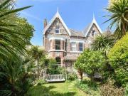 6 Bedrooms Semi detached house for sale in Irvine Road,...