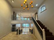 6 BR House and Lot in La Vista Subdivision, Quezon City...