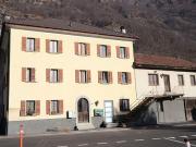 6 Familienhaus mit Garten / casa con 6 appartamenti con...