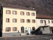 6 Familienhaus mit Garten / Haus mit 6 Wohnungen mit Garten