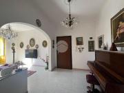 6 locali in affitto