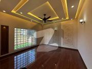 6 marla brand new house for rent i 11/2 corner 70 feet road
