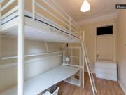 6 quarto, Lisbon Lisbon 1050 099 54279681