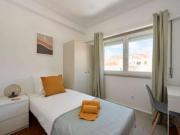 6 quarto, Lisbon Lisbon 1070 009 86893208