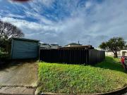 Comfort and Conveniently located Family Home!