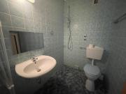6 rooms with 6 bathrooms and private kitchen central and...