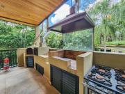 6 SuÃtes | EdÃcula equipada | Piscina e Sauna |...