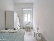 700857 Quarto com cama de casal em.