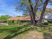 700 Vail Dr, Arlington, TX 76012