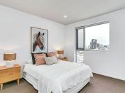 $750pw 3 Brm, 2 bath, 1 car, Duct Air, Park Facing Apt