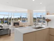 701 628 Kinghorne Mews