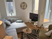 70 sqm cosy 2 room flat, central & quiet with balcony,...