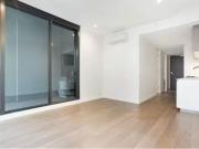 710/23 Mackenzie Street, MELBOURNE Apartment for rent...