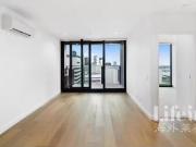 712/628 Flinders Street, DOCKLANDS Apartment for rent...