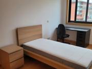 715895 Quarto individual em apartamento com 3.