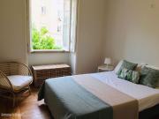 718879 Quarto com cama de casal em.