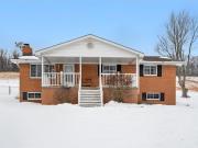 718 Old Hickory Ridge Rd, Washington, PA 15301