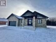 71 David Street, South Stormont, ON, K0C 1M0 house for sale.