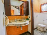 720 Área Útil Casa Alugar, 5 Dormitórios localizado em...