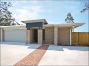 Free Double door fridge! Extra Large Townhouse Living...