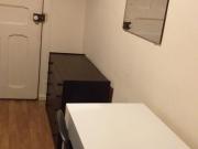 721369 Quarto com cama de solteiro individual