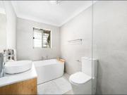 Stylish North Facing Townhouse in Boutique Croydon Complex