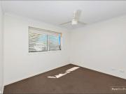 Fresh & Modern Townhouse in Lawnton Fresh & Modern Townhouse in Lawnton