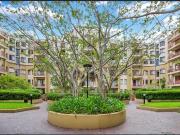 Fully Furnished Stunning Apartment with District Views Fully Furnished Stunning Apartment with District Views