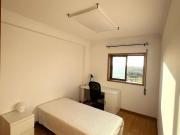 738350 Quarto com cama de solteiro em.