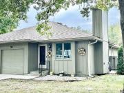 741 SW Mifflin Rd, Topeka, KS 66606