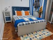 743421 Quarto com cama de casal em.