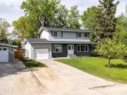 74 Cortez Bay, Winnipeg, MB, R3K 0J1 house for sale Listing.
