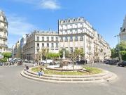 75008 500m du pont des Invalides et 100m de la Place...