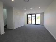 75/2 Woodberry Avenue, Coombs, ACT 2611