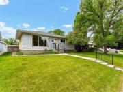 75 Hamilton Court Ne, Medicine Hat, AB, T1C 1J2 house...