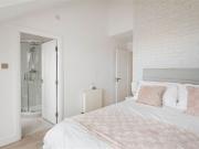 760,000 | Apartment 14 The Anchorage, The Crescent,...