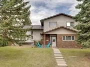 7620 67 Avenue Nw, Calgary, AB, T3B 4P3 house for sale List.