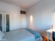 765781 Quarto com cama de casal em.