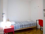 77080 Quarto com cama de solteiro em.