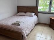 774334 Agradvel quarto perto da estao.