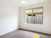 $775 per week / $3,100 Bond