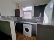 77b Headingley Mount