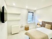 783873 Quarto com cama de solteiro em.