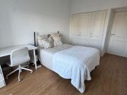 784764 Quarto encantador com uma casa de.
