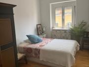788251 Quarto com cama de casal em.