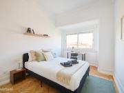 797660 Quarto com cama de casal em.